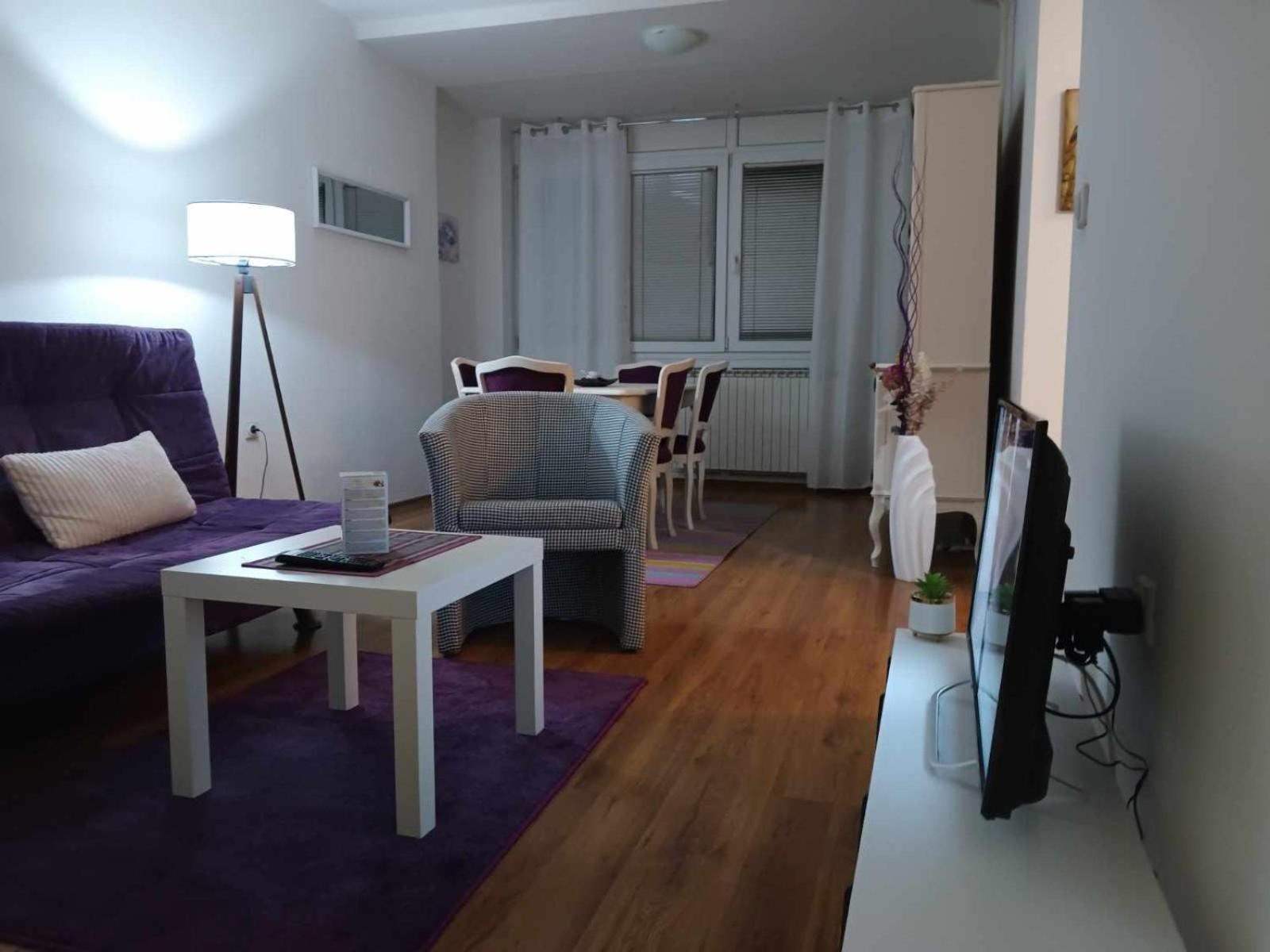 Lovely Square Apartment Purple Velvet Skopie Exterior foto