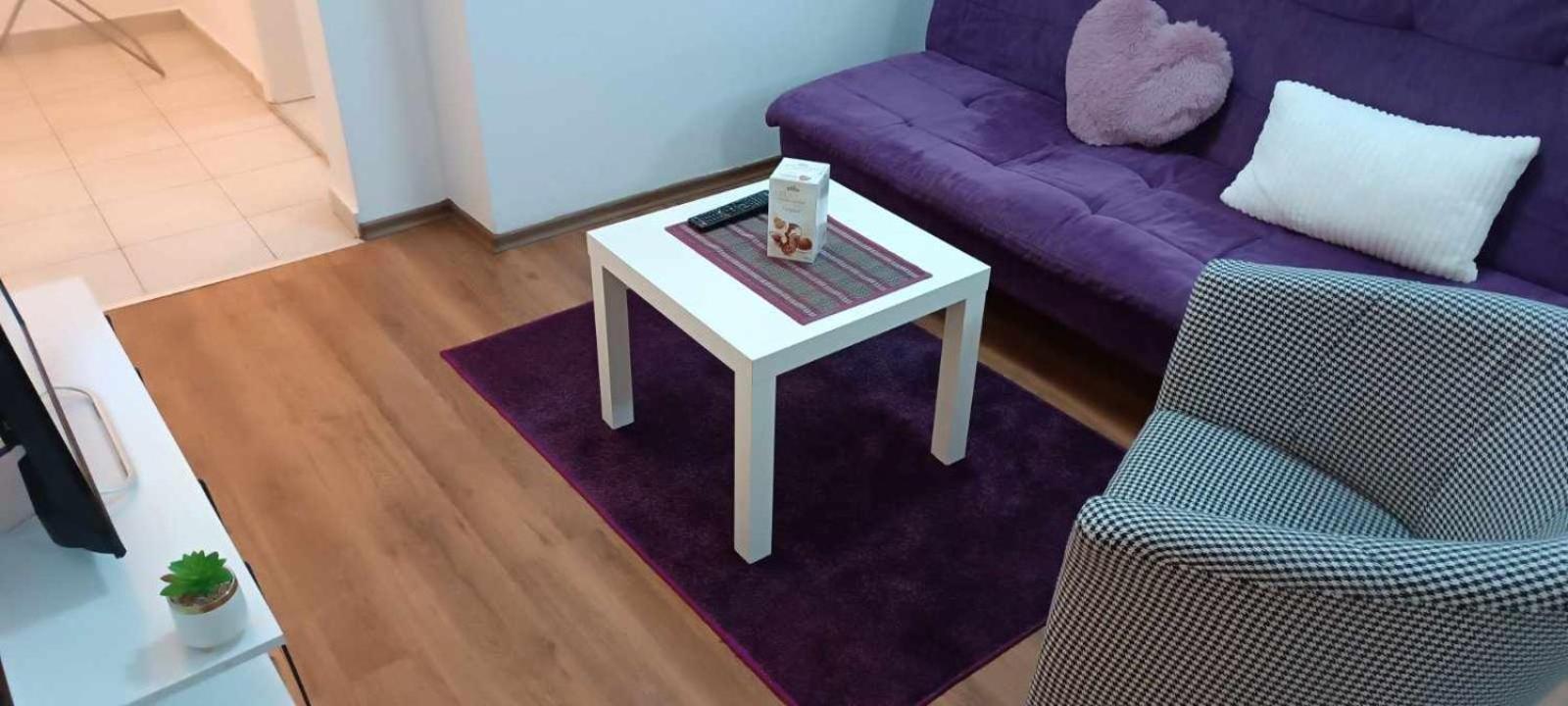 Lovely Square Apartment Purple Velvet Skopie Exterior foto