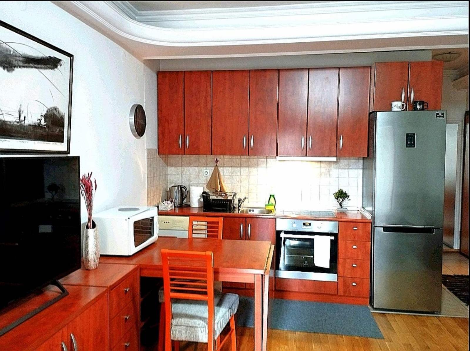 Lovely Square Apartment Purple Velvet Skopie Habitación foto