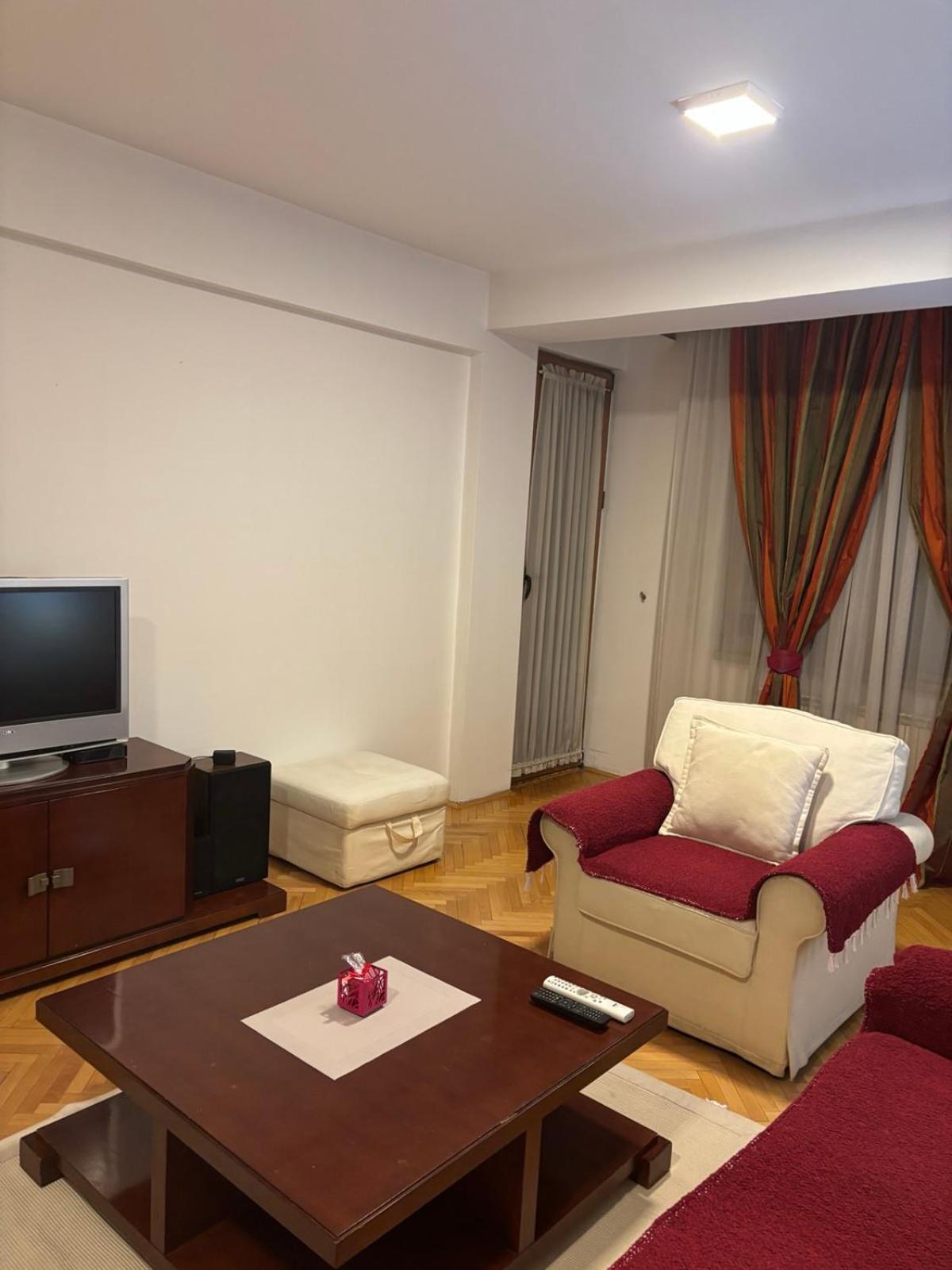 Lovely Square Apartment Purple Velvet Skopie Exterior foto