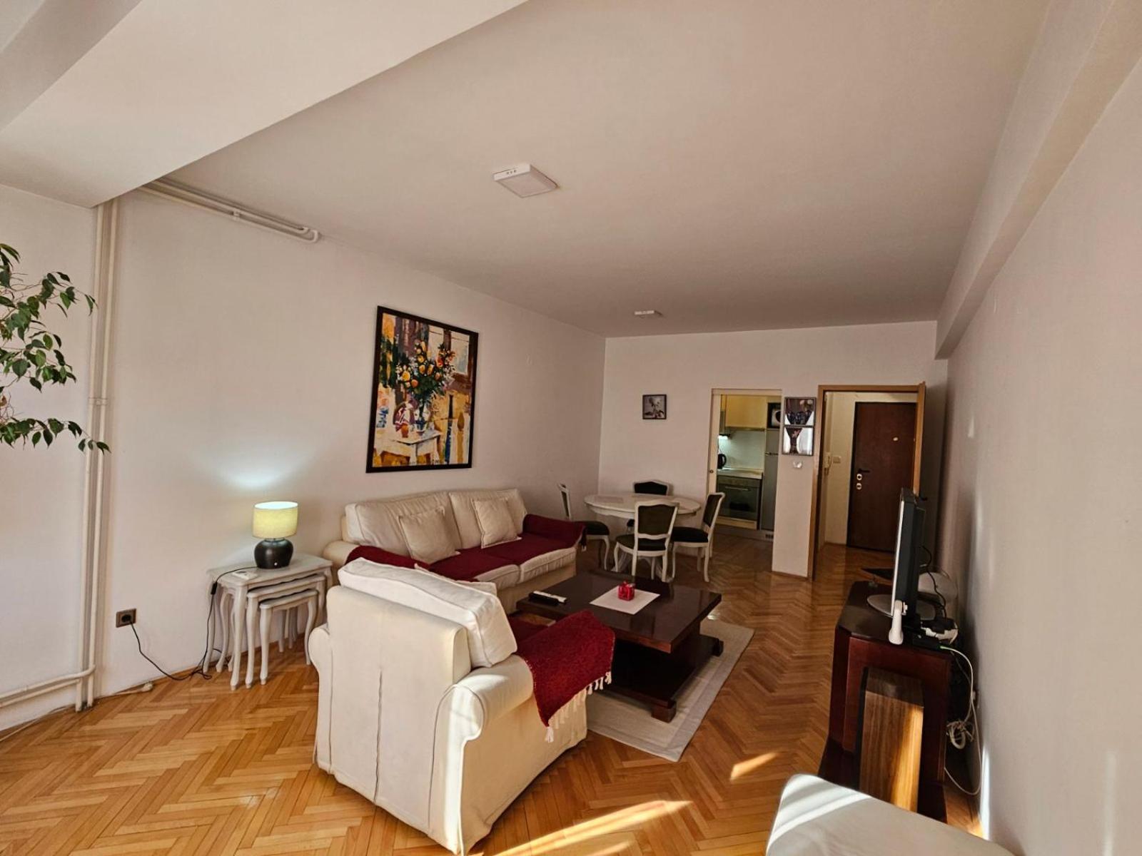Lovely Square Apartment Purple Velvet Skopie Exterior foto
