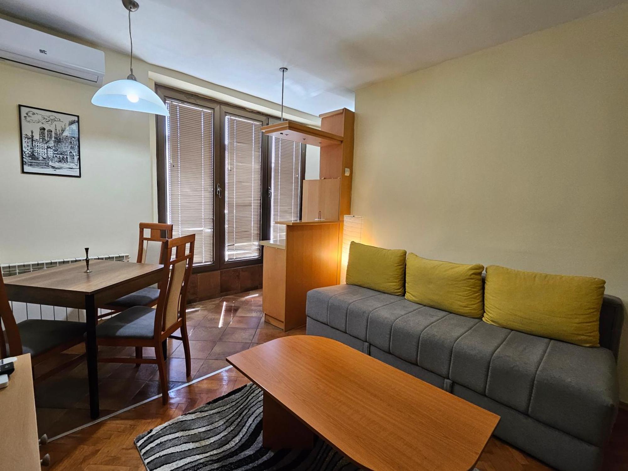 Lovely Square Apartment Purple Velvet Skopie Exterior foto